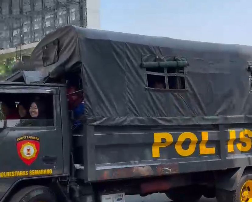 Keberangkatan ke Lapangan Tembak